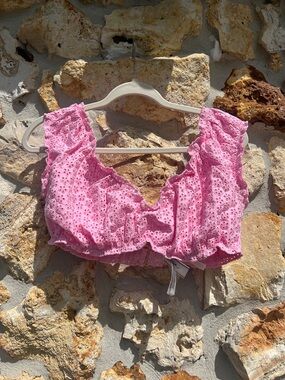 PINK x Frankie’s bikinis flutter sleeve eyelet bikini top